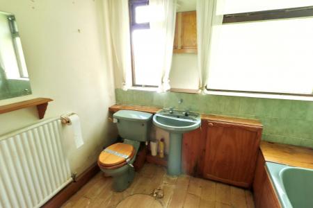 4 bedroom Detached bungalow for sale in High Road, Moulton, PE12