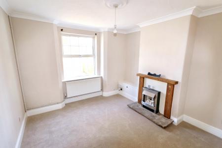2 bedroom Terraced House for sale in Park Road, Spalding, PE11