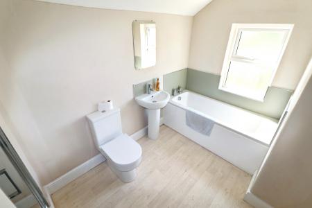 2 bedroom Terraced House for sale in Park Road, Spalding, PE11
