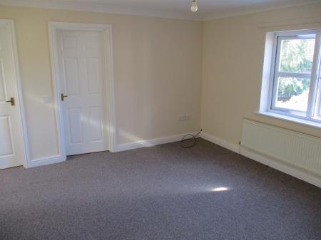 2 bedroom Flat to let in High Street, Gosberton, PE11