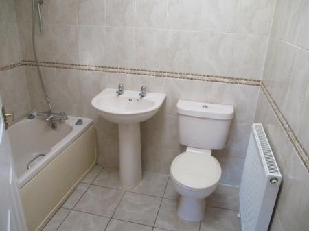 2 bedroom Flat to let in High Street, Gosberton, PE11