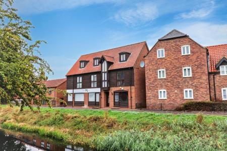 1 bedroom Flat for sale in Double Street, Spalding, PE11