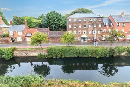 1 bedroom Flat for sale in Double Street, Spalding, PE11
