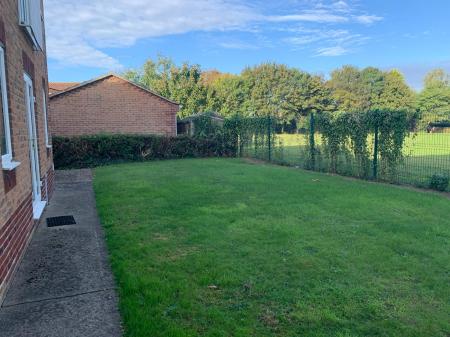 2 bedroom Flat to let in Brayfields, Pinchbeck, PE11