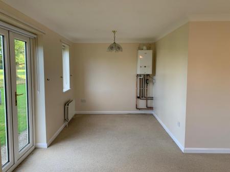 2 bedroom Flat to let in Brayfields, Pinchbeck, PE11