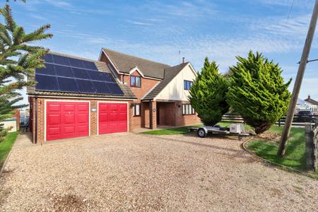 4 bedroom Detached house for sale in Main Road, Quadring, PE11