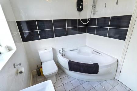 4 bedroom Detached house for sale in Main Road, Quadring, PE11