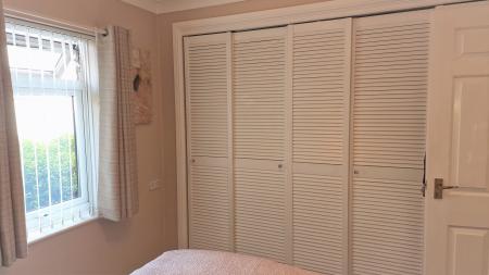 1 bedroom Retirement property for sale in Station Road, SM2