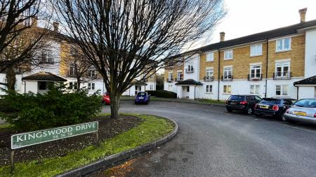 1 bedroom Flat for sale in Kingswood Drive, Sutton, SM2