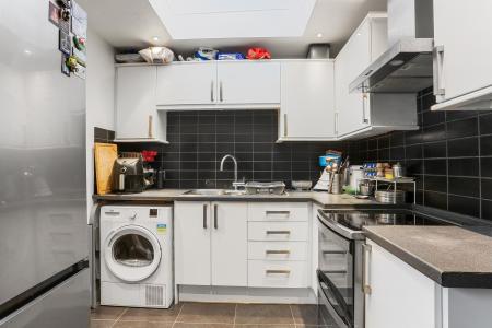 2 bedroom Terraced House for sale in Oakhill Road, Sutton, SM1