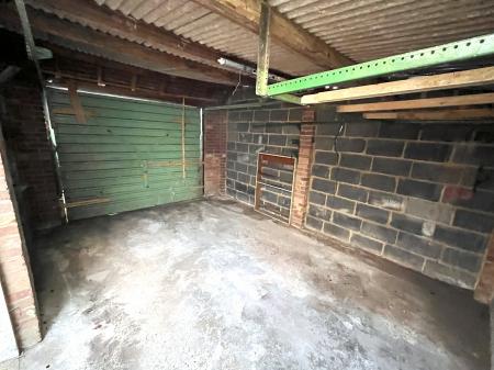 4 bedroom Semi-detached house for sale in Stanley Park Road, Carshalton, SM5