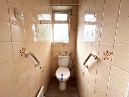 4 bedroom Semi-detached house for sale in Stanley Park Road, Carshalton, SM5