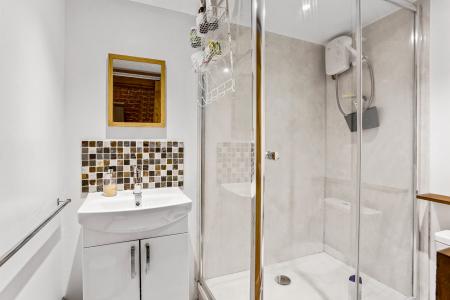 4 bedroom Terraced House for sale in The Green, Wallington, SM6