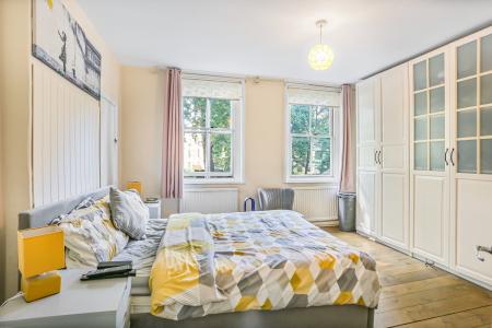 4 bedroom Terraced House for sale in The Green, Wallington, SM6