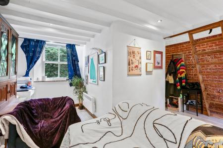 4 bedroom Terraced House for sale in The Green, Wallington, SM6