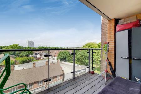 2 bedroom Flat for sale in 328 High Street, Sutton, SM1
