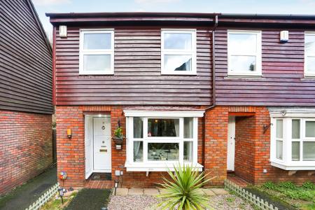 2 bedroom Terraced House for sale in Village Row, Sutton, SM2
