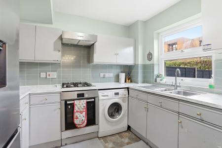 2 bedroom Terraced House for sale in Village Row, Sutton, SM2