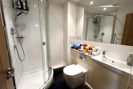 1 bedroom Flat to let in 83 East Street, Epsom, KT17