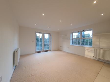 2 bedroom Flat for sale in 4 Damson Way, Carshalton Beeches, Carshalton, SM5