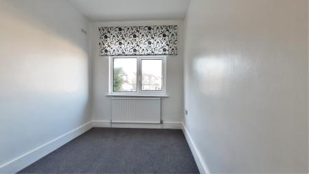 3 bedroom Semi-detached house to let in Harrow Road, Carshalton Beeches, Carshalton, SM5