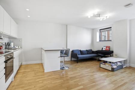 2 bedroom Flat for sale in High Street, Sutton, SM1