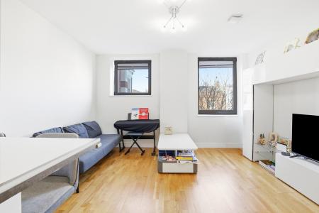 2 bedroom Flat for sale in High Street, Sutton, SM1