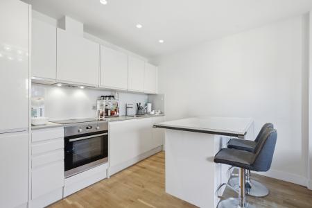2 bedroom Flat for sale in High Street, Sutton, SM1