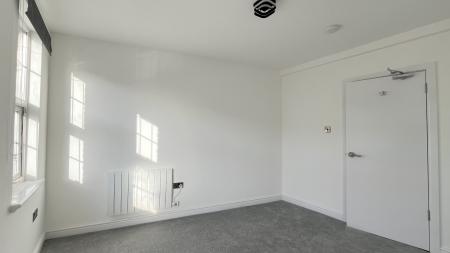 1 bedroom Flat share to let in Neville Walk, Carshalton, SM5