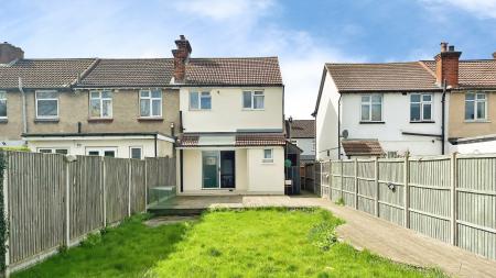 3 bedroom Terraced House for sale in Gander Green Lane, Sutton, SM1