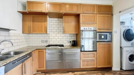 3 bedroom Terraced House for sale in Gander Green Lane, Sutton, SM1