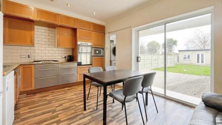 3 bedroom Terraced House for sale in Gander Green Lane, Sutton, SM1