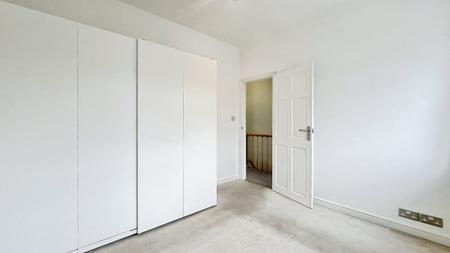 3 bedroom Terraced House for sale in Gander Green Lane, Sutton, SM1