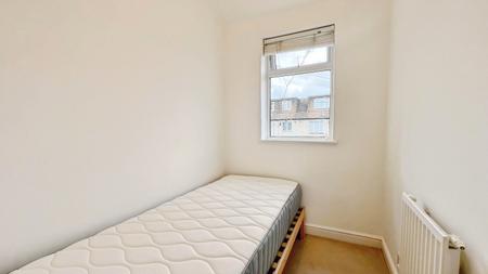 3 bedroom Terraced House for sale in Gander Green Lane, Sutton, SM1