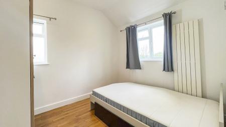 3 bedroom Terraced House for sale in Gander Green Lane, Sutton, SM1