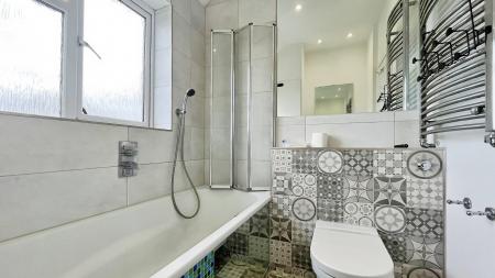 3 bedroom Terraced House for sale in Gander Green Lane, Sutton, SM1