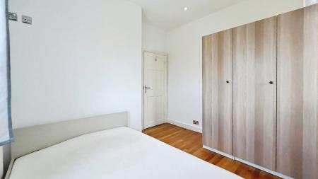 3 bedroom Terraced House for sale in Gander Green Lane, Sutton, SM1