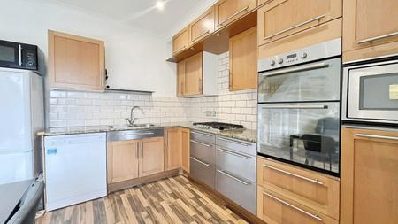 3 bedroom Terraced House for sale in Gander Green Lane, Sutton, SM1