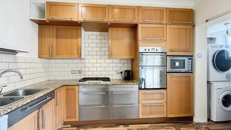 3 bedroom Terraced House for sale in Gander Green Lane, Sutton, SM1