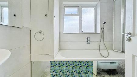 3 bedroom Terraced House for sale in Gander Green Lane, Sutton, SM1