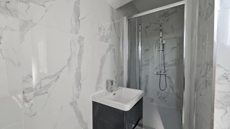 3 bedroom Semi-detached house to let in Church Lane, Coulsdon, CR5