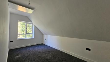 3 bedroom Semi-detached house to let in Church Lane, Coulsdon, CR5