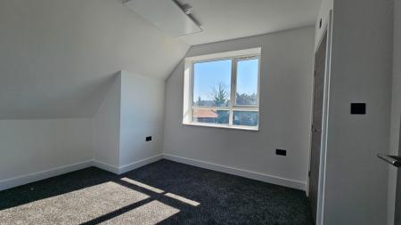 3 bedroom Semi-detached house to let in Church Lane, Coulsdon, CR5