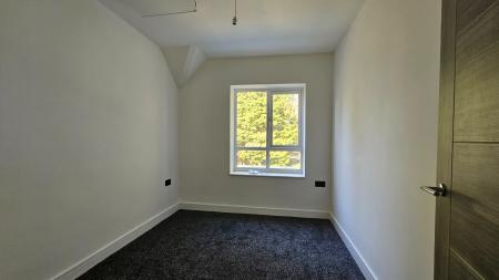 3 bedroom Semi-detached house to let in Church Lane, Coulsdon, CR5