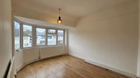 3 bedroom Terraced House to let in Alexandra Avenue, Sutton, SM1