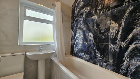 3 bedroom Terraced House to let in Alexandra Avenue, Sutton, SM1