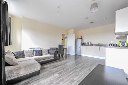 1 bedroom Flat to let in Schoolgate Drive, Morden, SM4