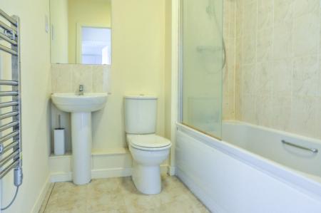 1 bedroom Flat to let in Schoolgate Drive, Morden, SM4