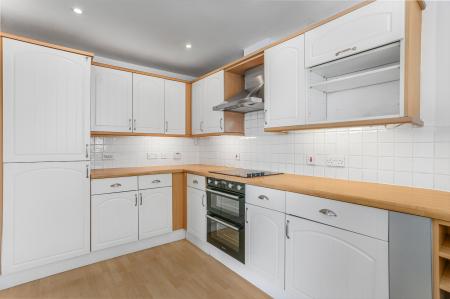 2 bedroom Flat for sale in 32 West Street, Sutton, SM1