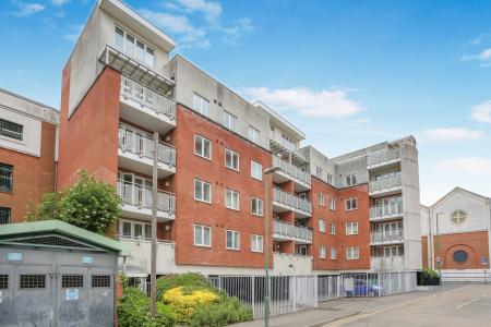 2 bedroom Flat for sale in 32 West Street, Sutton, SM1